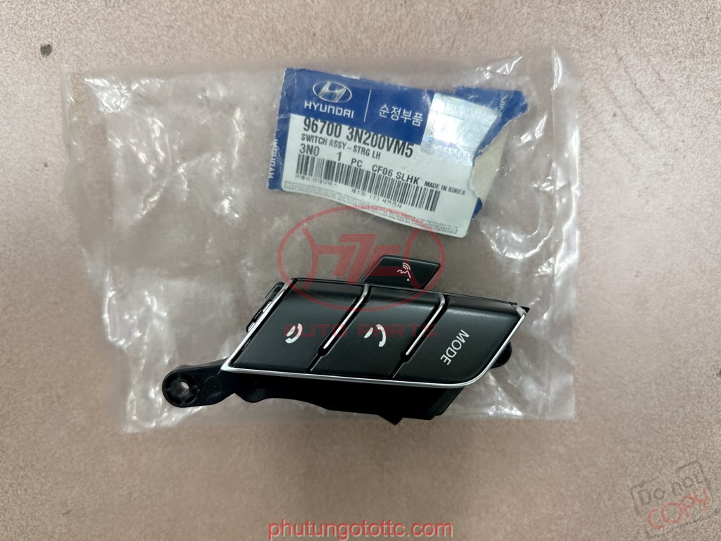 Công tắc điều khiển trên vô lăng Hyundai Equues 2008 (967003N200VM5 - 967003N300VM5)