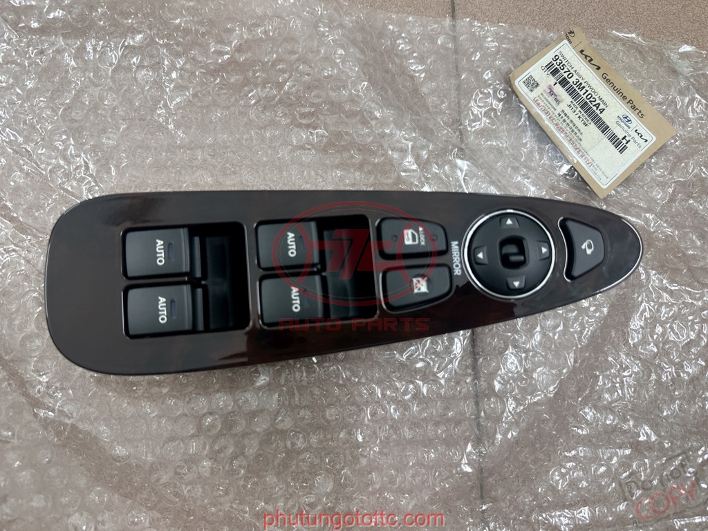 Công tắc lên kính tổng Genesis 2010 (935703M102A4)