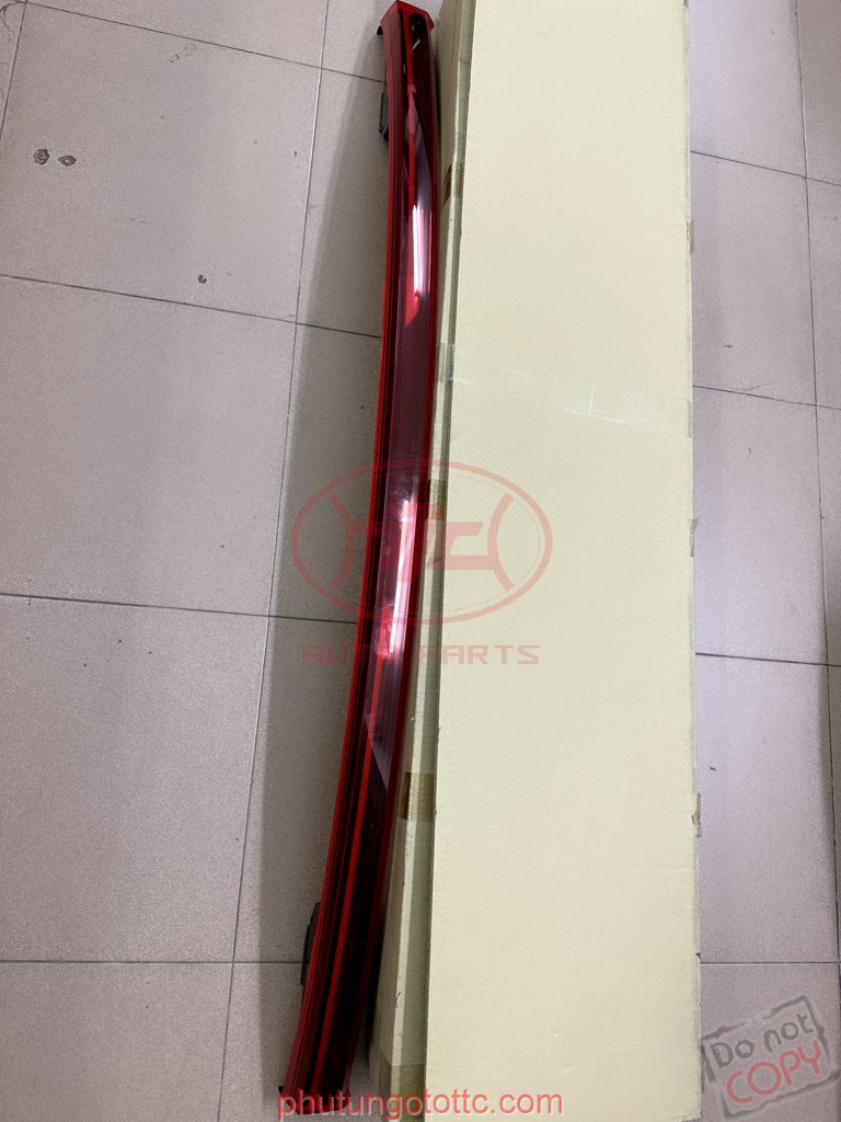 Đèn hậu trung tâm Carnival 2025 (Led) (92409R0600)