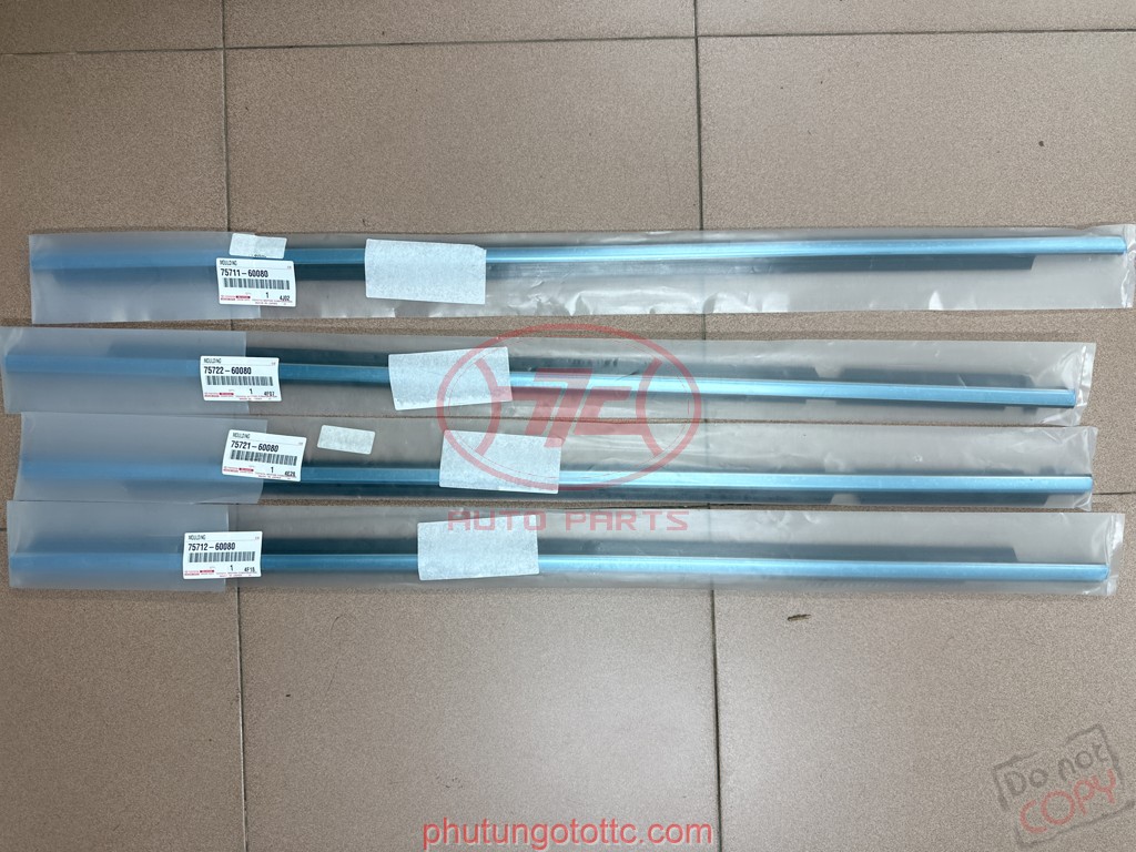 Nẹp chân kính cánh cửa ngoài Lexus GX470 (7571260080 - 7571160080 - 7572260080 - 7572160080)