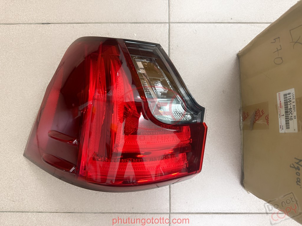 Đèn hậu ngoài Lexus LX570 2015 (8156160C10 - 8155160C10)