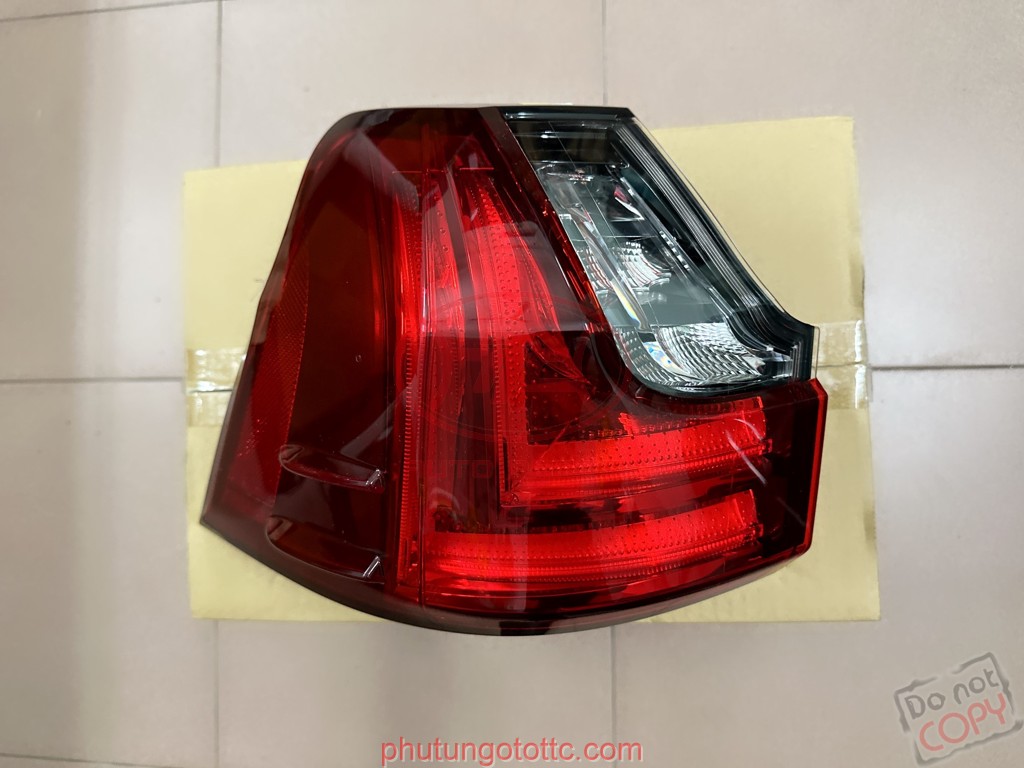 Đèn hậu ngoài Lexus LX570 2015 (8156160C10 - 8155160C10)