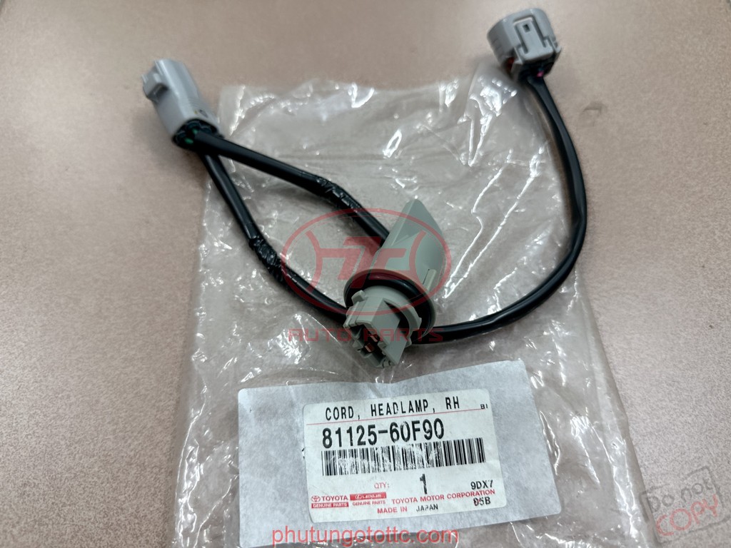 Đui đèn pha LX570 2012-2015 bên phụ (dây điện + giắc cắm) (8112560F90)