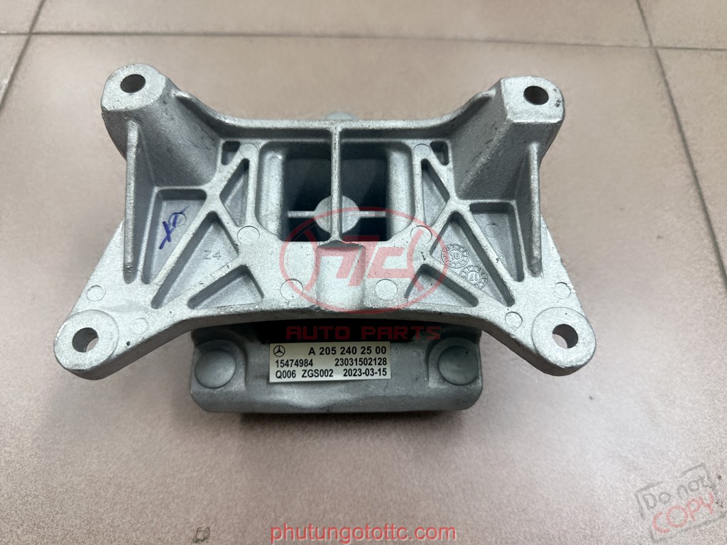 Đèn hậu trong Mercedes C250 a2539067800