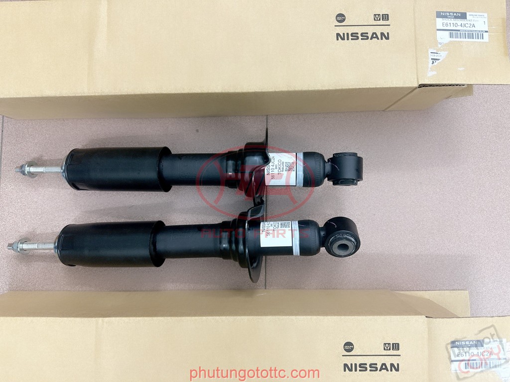 Ly tâm quạt két nước Nissan Navara 21082EB70C