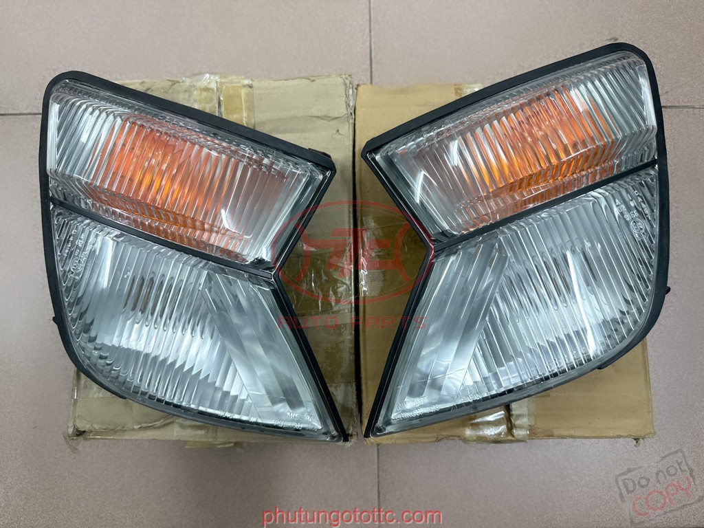 Đèn xi nhan Nissan Patrol Y61 2000 (26129VB101 - 26124VB101 - 26129vb100 - 26124vb101)