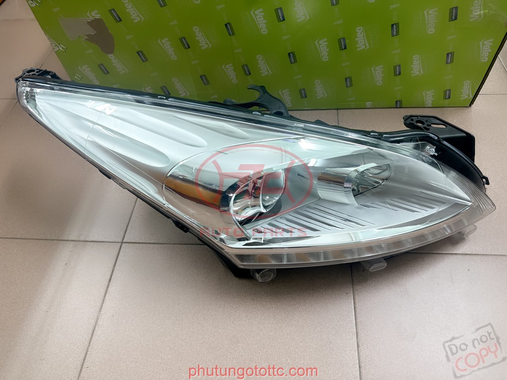 Nẹp cánh cửa trước Peugeot 3008/5008 YL003620XT - 98173799XT