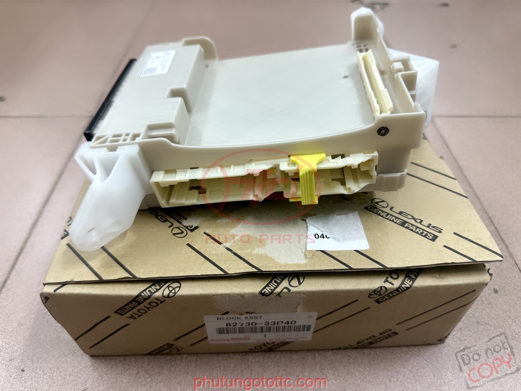 Nắp đậy cảm biến báo lùi Camry 2013 2.5 89348 - 33100 - C0 - 89348 - 33100 - A2