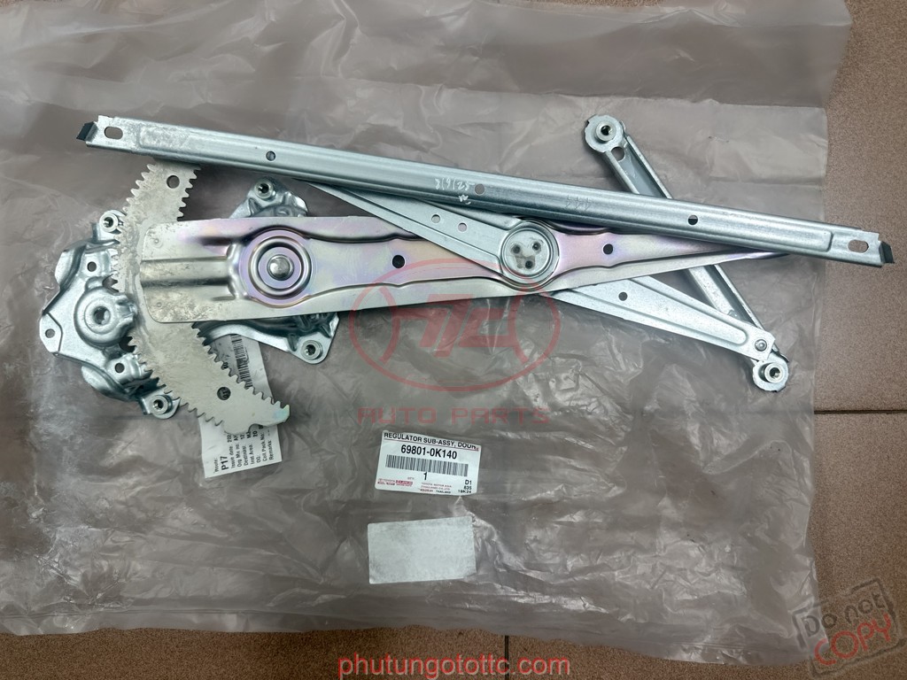 Compa lên kính trước Camry 2019 (698010K140 - 698020K140)