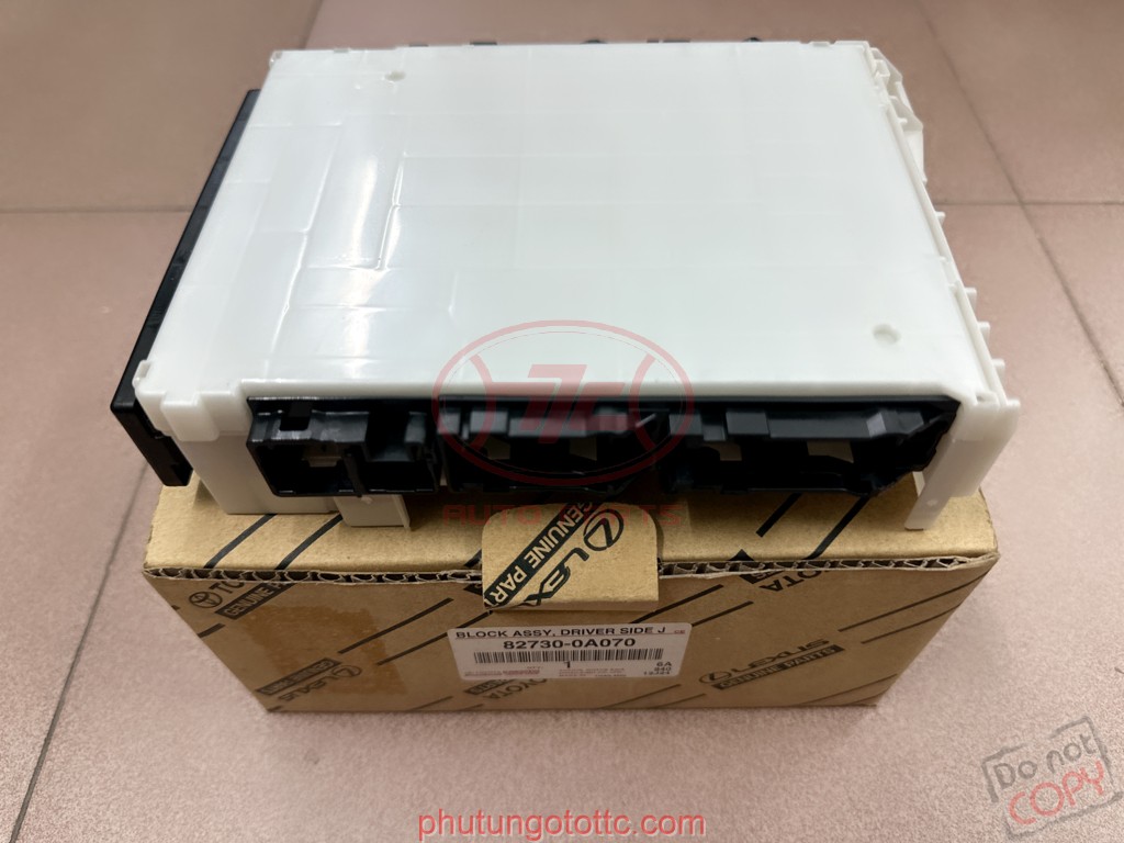 Hộp cầu chì trong xe Cross 2022 (ngoài,to) (827300A070)