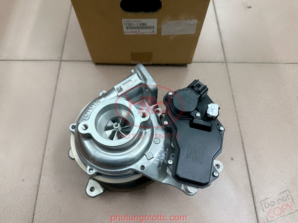 Ốp cột kính chắn gió Fortuner 2017 62211KK020B0