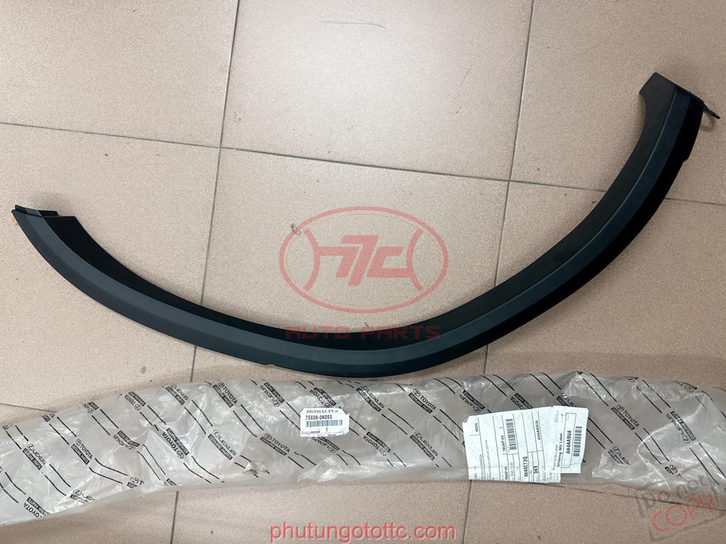 Ốp phồng hông sau Fortuner 2017 (756050K050 - 756060K050)