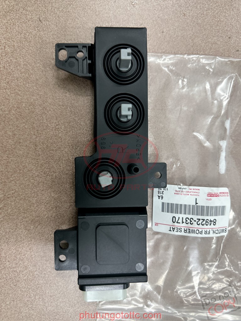 Công tắc chỉnh ghế trước Land Cruiser 2021 (RH) (8492233170)