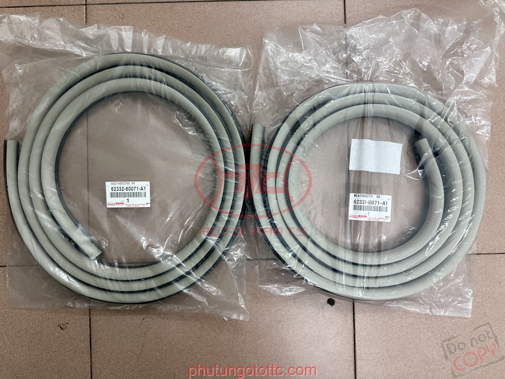 Đèn hậu ngoài Land 2003 - 2005 8155160680 - 8156160600