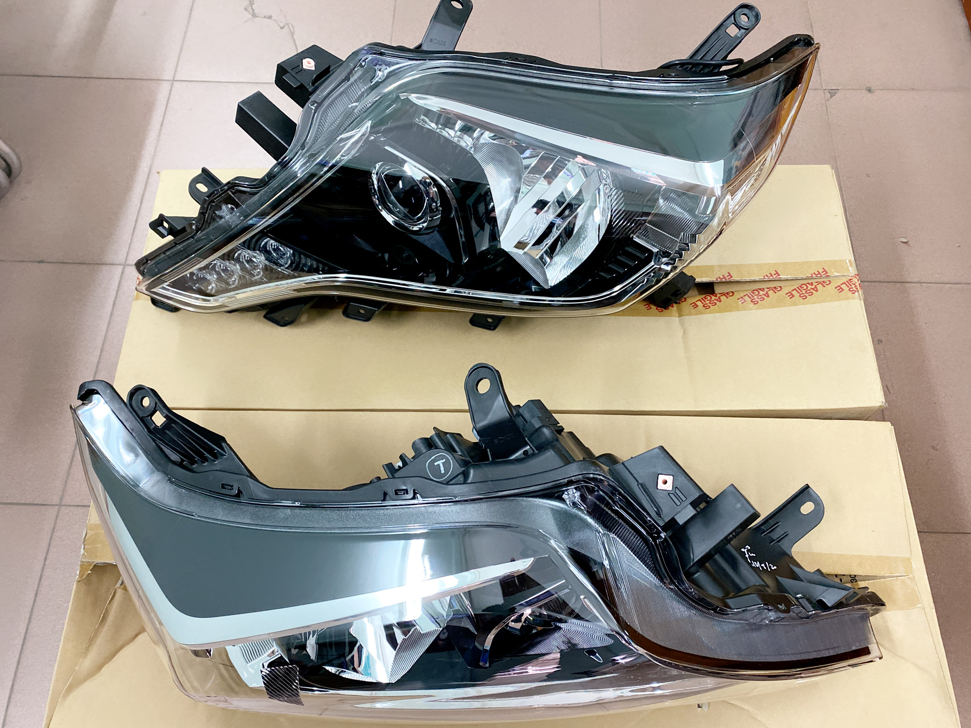 Đèn pha Prado 2014 (8118560J10 - 8114560J10)