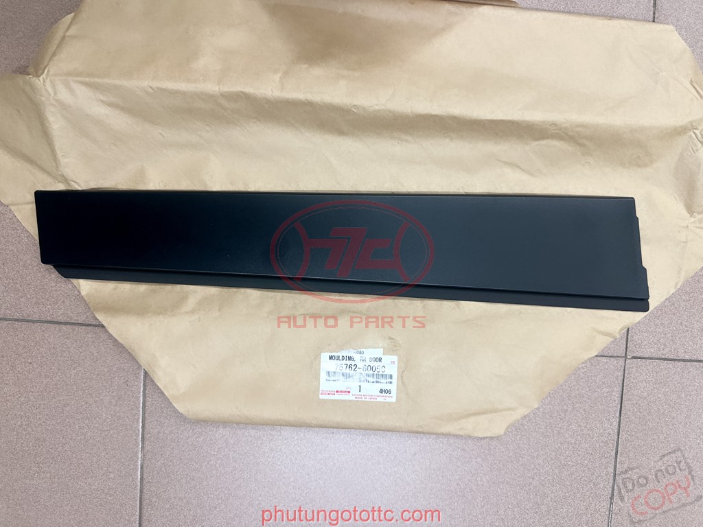 Ốp cột cửa sau ngoài Prado 2010 (7576260050)