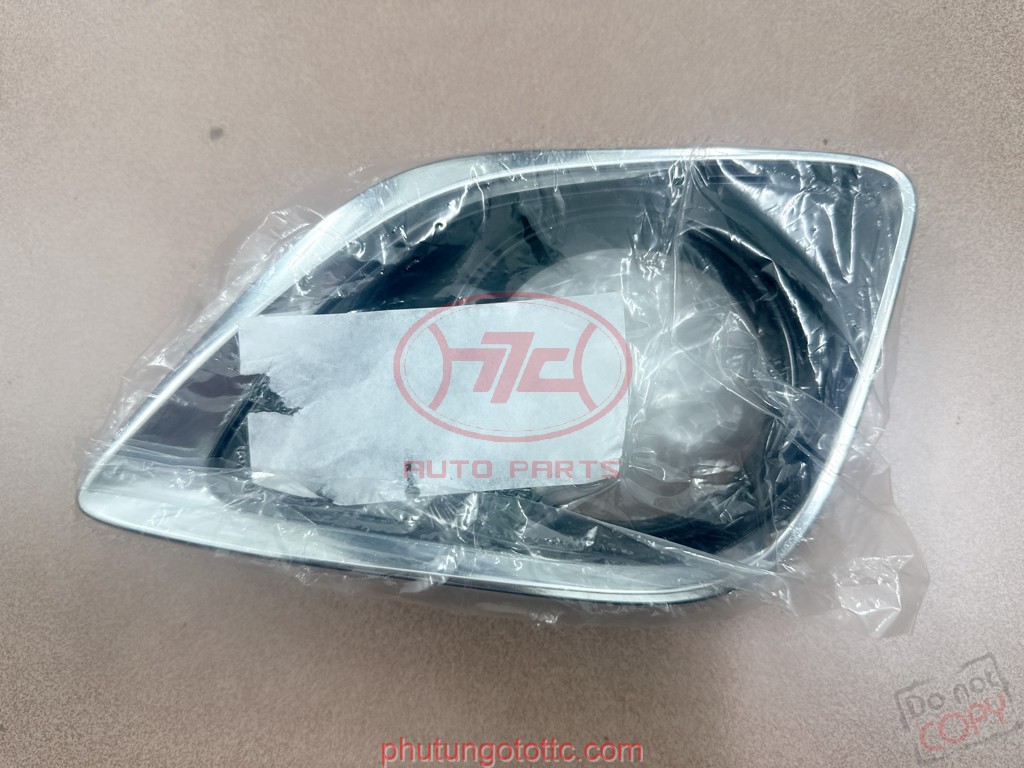 Ốp đèn cản trước Venza 2013-2015 (520300T010 - 520400T010)