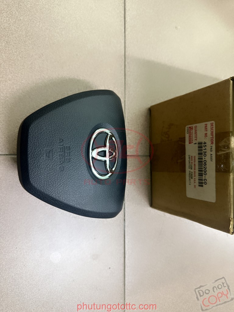 Ốp trên yên ngựa Venza 588040T031E0 - 588040T030E0